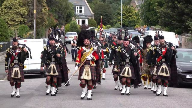 Highlanders Pipes & Drums lead Balaklava Company 5 SCOTS back to barracks through Ballater 2019 смотреть онлайн