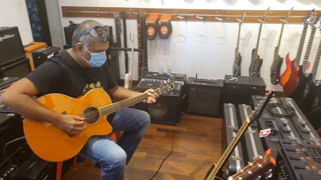Nadeeka Jayawardana 🎸😍 @ Lahiru Guitar Shop Pannipitiya смотреть онлайн