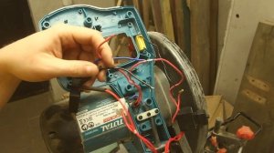 Как установить плавный пуск на любой электроинструмент. А именно на торцевую пилу..