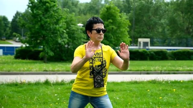 Цигун в парке у прудов «Радуга» | Московское долголетие смотреть онлайн