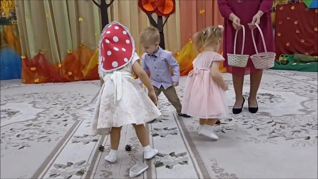 Праздник осени в младшей группе Юнга. смотреть онлайн