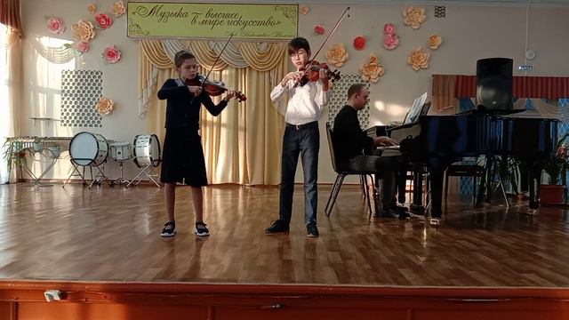 Дуэт "Миниатюра". Алексеенко Полина, Ахметзянов Рафис. В. А. Моцарт Пантомима. С. Прокофьев Марш. смотреть онлайн