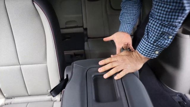 How to work the seats in a Kia Sedona - Joe Mazziotto смотреть онлайн