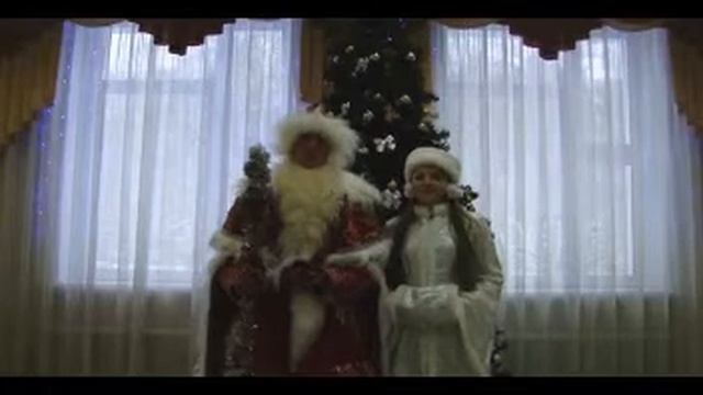 Новогоднее обращение от имени деда мороза в исполнениии старшеклассников школы. смотреть онлайн