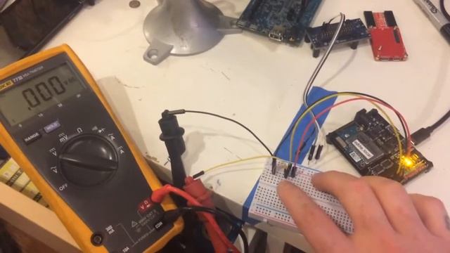 Push Button with Edison DFRobot IO Expansion смотреть онлайн