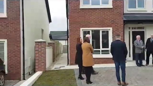 Royal House Draw winner receives his keys смотреть онлайн