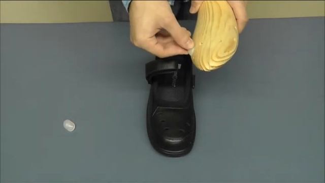 How To Use A Shoe Stretcher смотреть онлайн