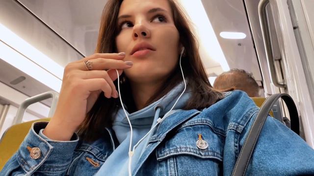 Всё-таки попала на ШТРАФ / Ничего не понимаю на французском… смотреть онлайн