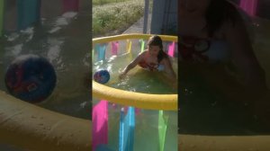 Девочки👭доченьки#бассейн.лето у Ладоги.купаются,развлекаются.