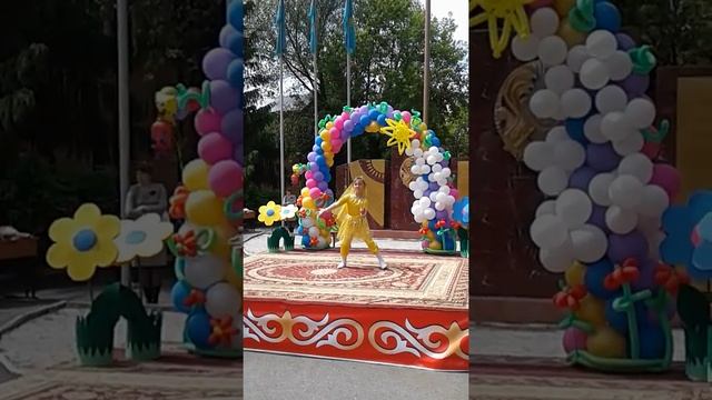 День защиты детей. Аманжол Сая. Индийский танец. смотреть онлайн