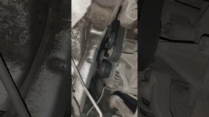 mitsubishi outlander 3 при запуске гремит