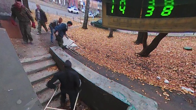 Под окном 2018 нояб 10 капремонт металлоломщики смотреть онлайн