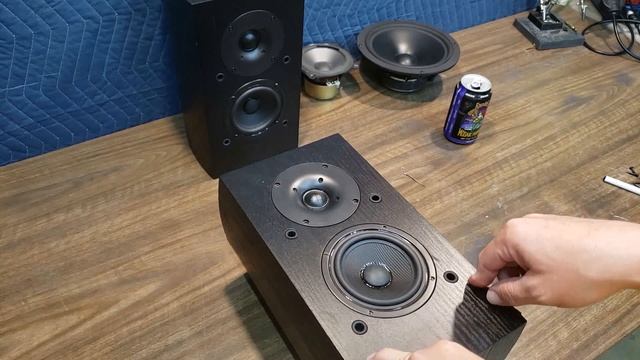 Pioneer SP-BS22-LR Budget Bookshelf Speakers (Still Great in 2019) смотреть онлайн