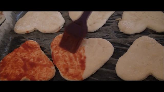 Мини-пицца из дрожжевого теста смотреть онлайн