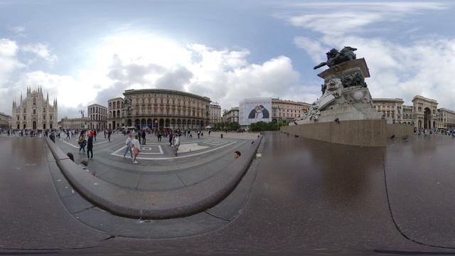 Piazza del Duomo (Milan, Italy) смотреть онлайн