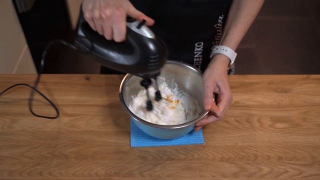 Бисквитный медовик со сметанным кремом. Торт, который тает во рту смотреть онлайн