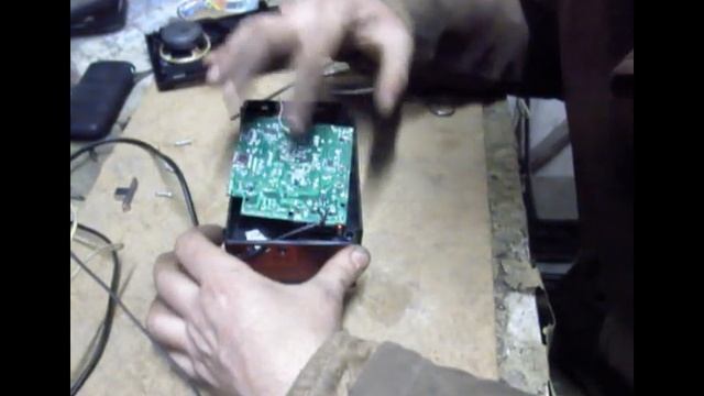 Ремонт портативного радиоприемника GOLON. смотреть онлайн