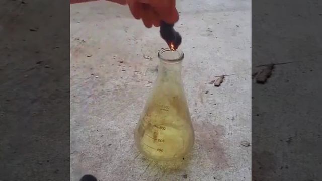 Chlorine reacting with burning iron 2Fe+3Cl2 »» 2FeCl3 смотреть онлайн