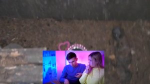 КЛОУН БЕГАЕТ ПО ДОМУ И МСТИТ НАМ! ЧТО ОНИ СКРЫВАЛИ НА ФЛЕШКЕ? ОНО ВЗЛОМАЛ ДОМ с ШАРИКАМИ в 3:00 НОЧ