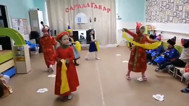 Танец девочек старшей группы " Сказка" на утренник " Праздник Белого Месяца" смотреть онлайн