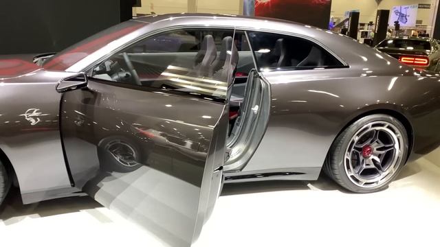 2022 Detroit Auto Show -- Stellantis Highlights (Alfa Romeo, Chrysler, Dodge) - PART 1 смотреть онлайн