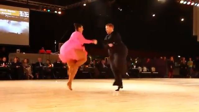 Пышные формы - не препятствие смотреть онлайн