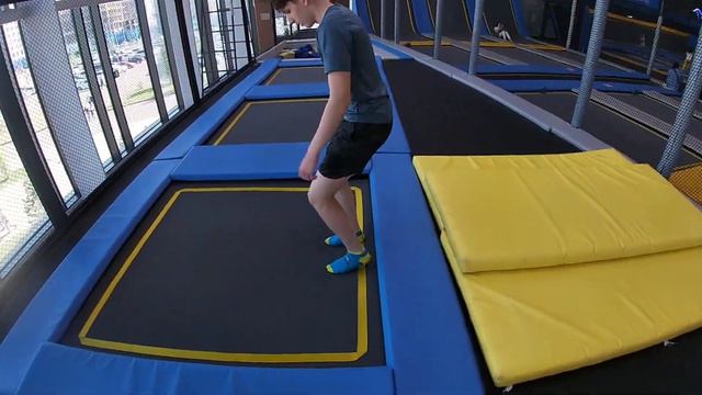 Parkour Vlog / Батутный Зал KANGO / НОВЫЕ ЭЛЕМЕНТЫ смотреть онлайн