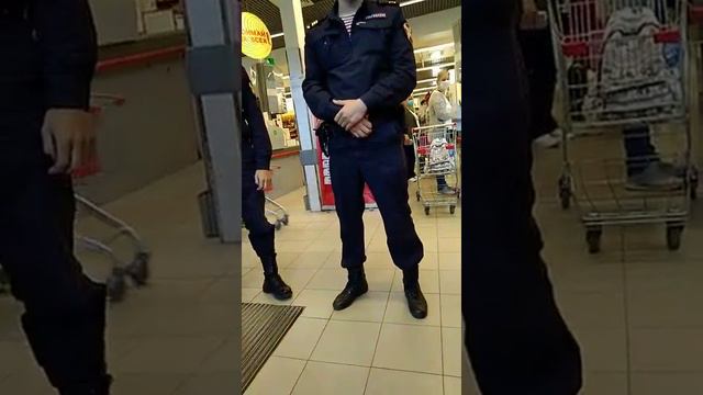 На мой вызов приехала росгвардия, чтоб меня же силой доставить в отдел полиции. смотреть онлайн
