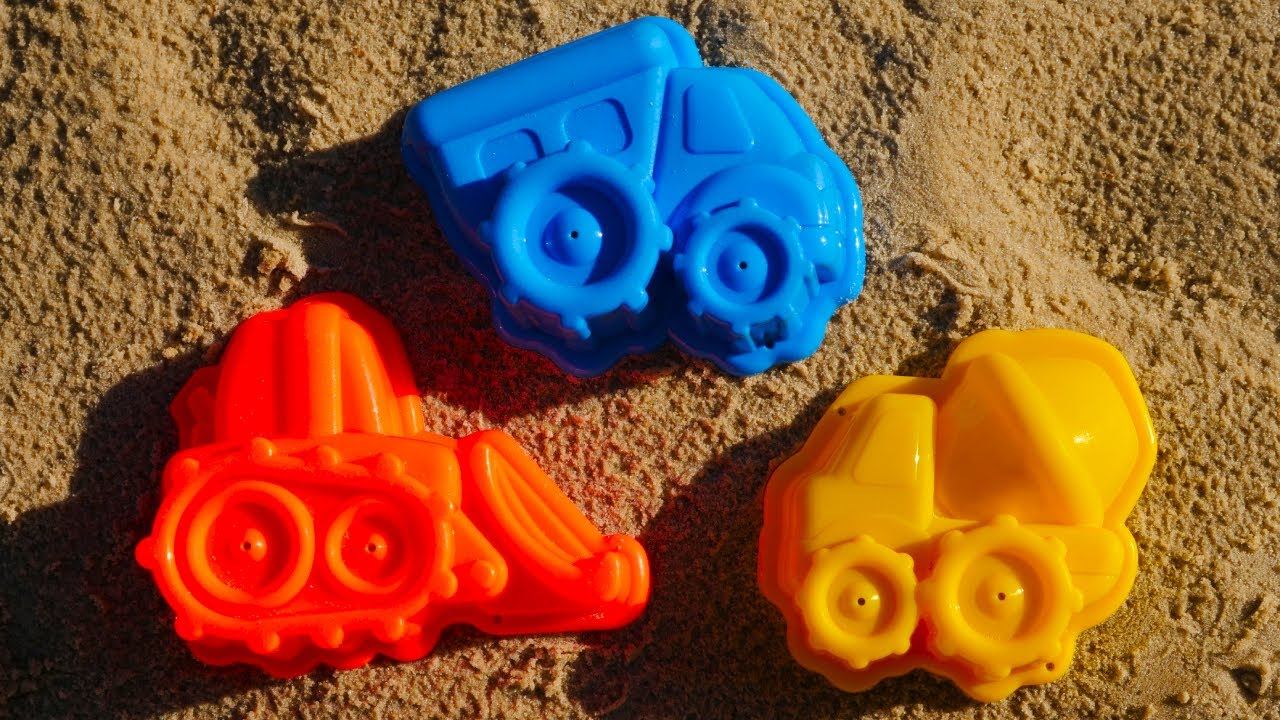 Грузовичок привез Формочки в Песочницу | Видео для Детей про Куличики и Машинки смотреть онлайн