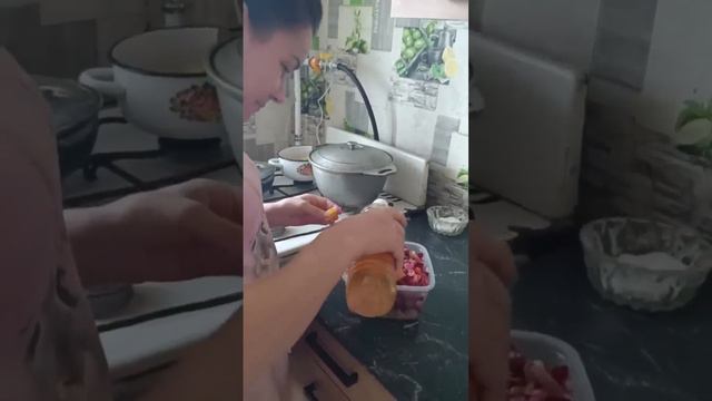 РЕЦЕПТ СОЧНЫХ ЧЕБУРЕК С МЯСОМ ИРИШКА ГОТОВИТ смотреть онлайн