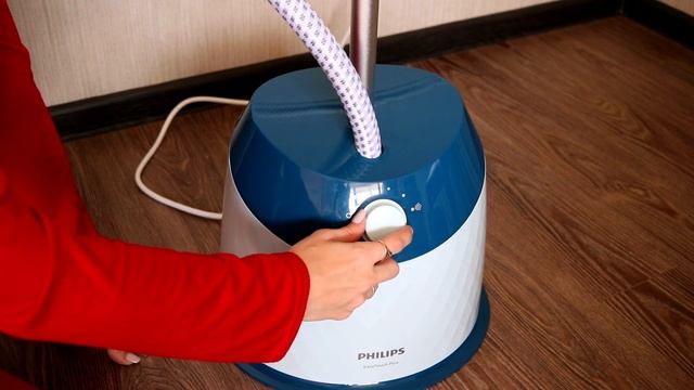 Вертикальный ОТПАРИВАТЕЛЬ Philips GC527/20 || ОБЗОР / Процесс отпаривания смотреть онлайн