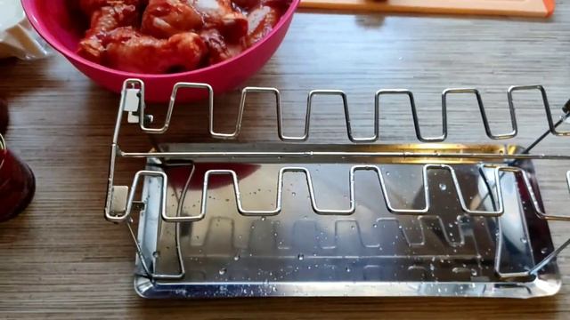 Ребра говяжьи на гриле, ножки куриные в печке. смотреть онлайн
