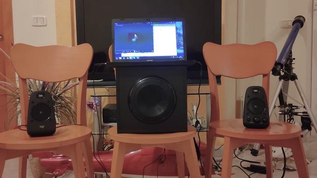 Logitech Z906 VS Logitech Z623 смотреть онлайн