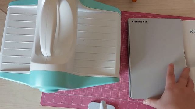 Обзор машинки для вырубки Revolution от We R memory keepers смотреть онлайн