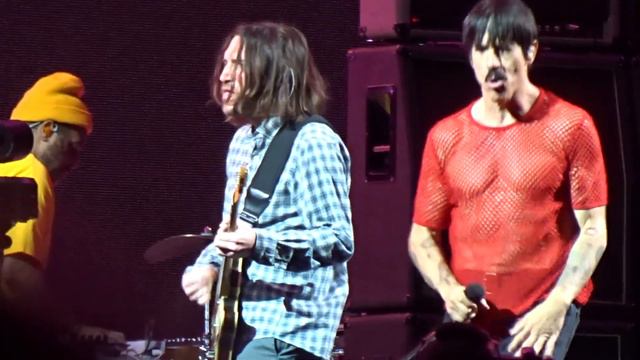 RED HOT CHILI PEPPERS - Universally Speaking (Live) US Bank Stadium Minneapolis, Minnesota 08APR202 смотреть онлайн