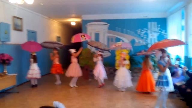 Танец с зонтиками 1 класс п. Осиновский 2015 г. смотреть онлайн