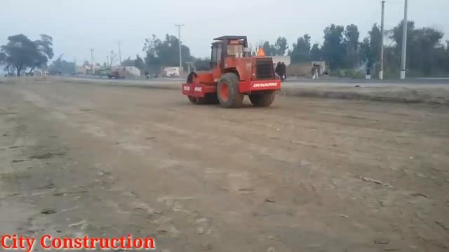 Dynapac Road Roller working with Heavy Speed Under Road Construction | City Construction смотреть онлайн
