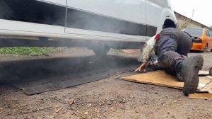 Обработка порогов пушсалом с печным мазутом (Fiat Ducato).