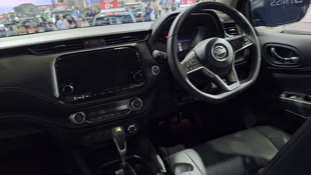 Nissan TERRA 2.3 VL 4WD 7AT Sport смотреть онлайн