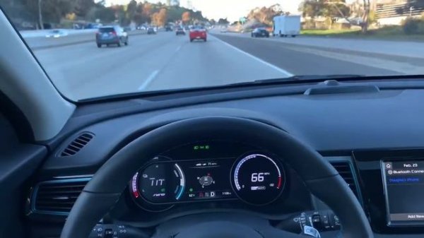 Kia Niro EV - это дороговатый электрохэтчбек