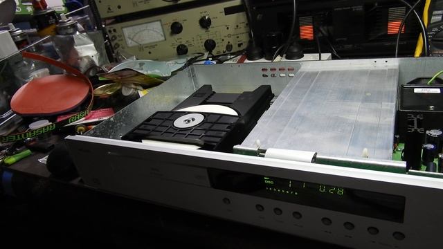 Arcam CD92, Cd Player with dCS Ring DAC and Pacific Microsonics PMD-200 HDCD decoder/filter. смотреть онлайн