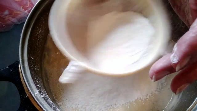 КУЛИЧИ ПО ПРАБАБУШКИНОМУ  РЕЦЕПТУ ,РЕЦЕПТУ 100 ЛЕТ?мамуля❤готовит еще и с ПРИБАУТКАМИ?.mp4