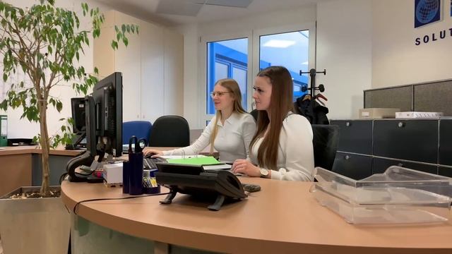 KÖHL: Trainee Project! смотреть онлайн