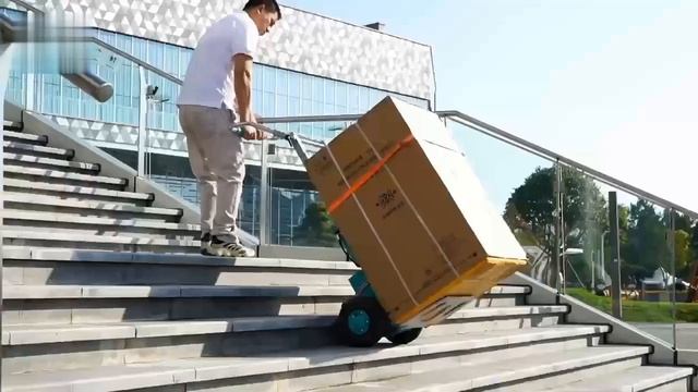 Электрические лестничные тележки (ступенькоходы) для подъема и спуска грузов по ступенькам. смотреть онлайн