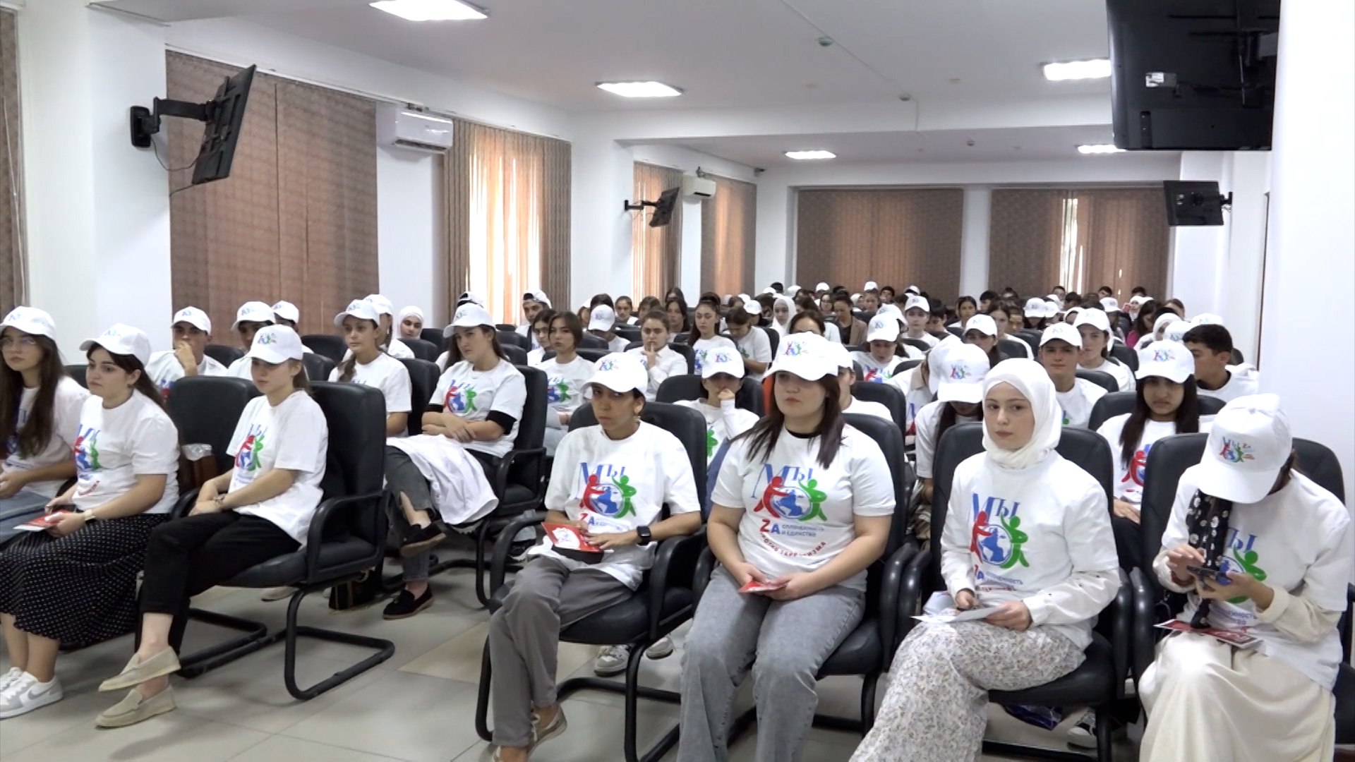 ГКУ «КБР-Медиа» провели семинар «Мы за мир против терроризма» со студентами мед колледжа «Призвание»