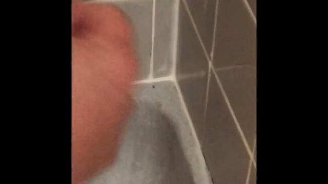 How To Caulk Your Shower And Bathtub In English (part 2)