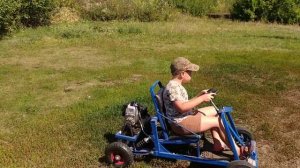 Детская машина с мотором от триммера