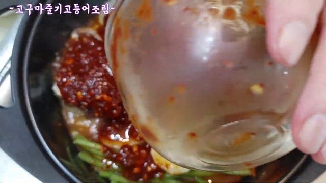 엄니가 "밑반찬비법" 또 공개~하셨습니다~고구마줄기고등어조림,지리멸치볶음,명태껍질볶음,오징어실채볶음,잘익은김치!집밥먹방&요리레시피 K FOOD MUKBANG,ASMR,COOKIN смотреть онлайн