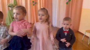 МАЛЫШИ в детском саду поздравили МАМОЧЕК с 8 МАРТА