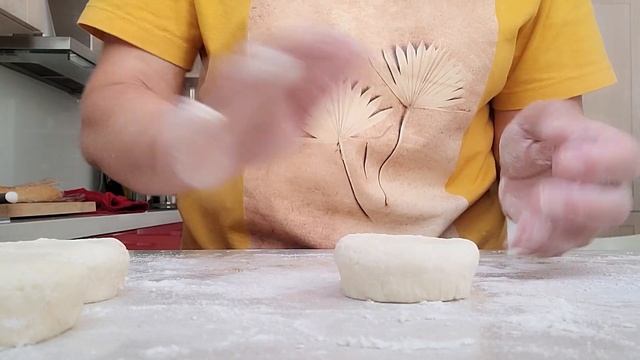ЛУЧШИЕ СЫРНИКИ ЗА 5 МИНУТ К ЧАЮ / Творожные, а не мучные! Нежные и воздушные ? смотреть онлайн